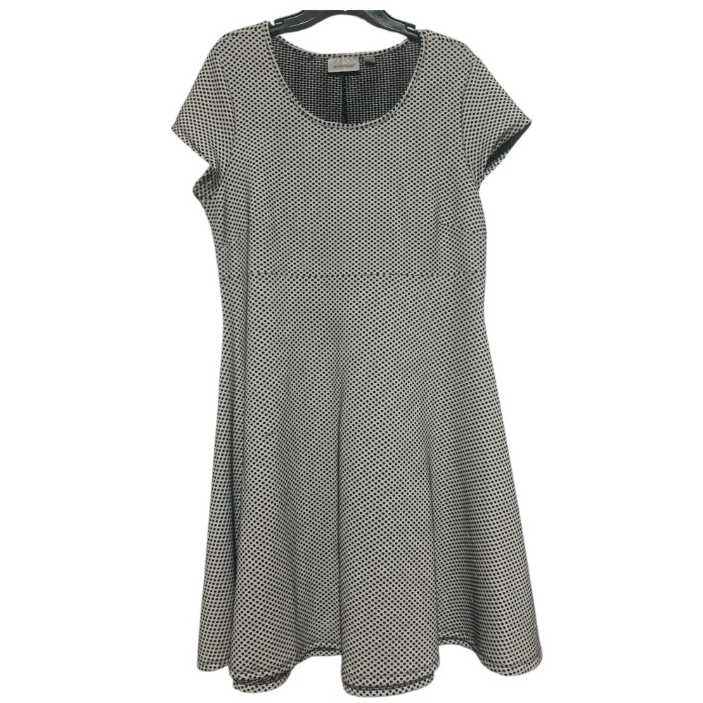 Avenue Fit & Flare Polka Dot Dress sizes 18/20 EUC